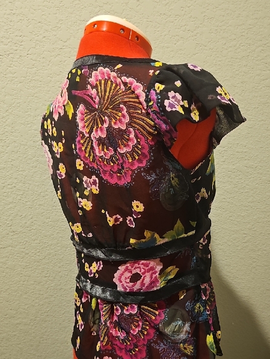 Black Floral Sheer Hook Latch Button Blouse - Picture 2 of 5